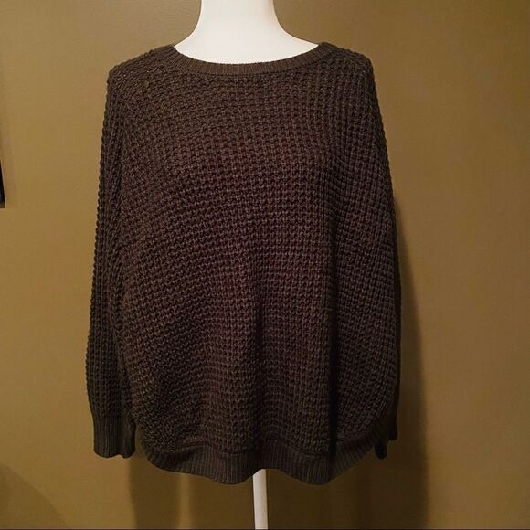 Magnolia Lane Oversized Sweater Size Medium - Picture 6 of 8